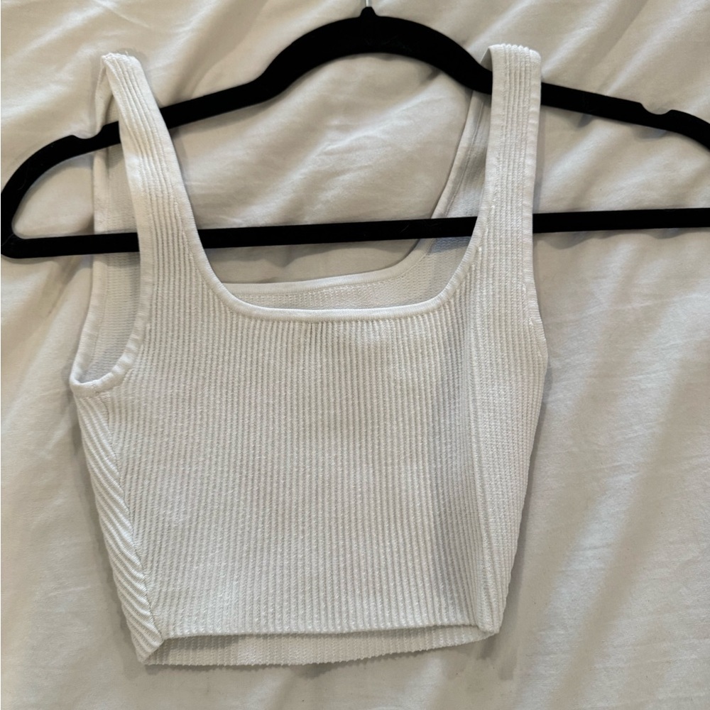 Aritzia tank - Picture 4 of 4